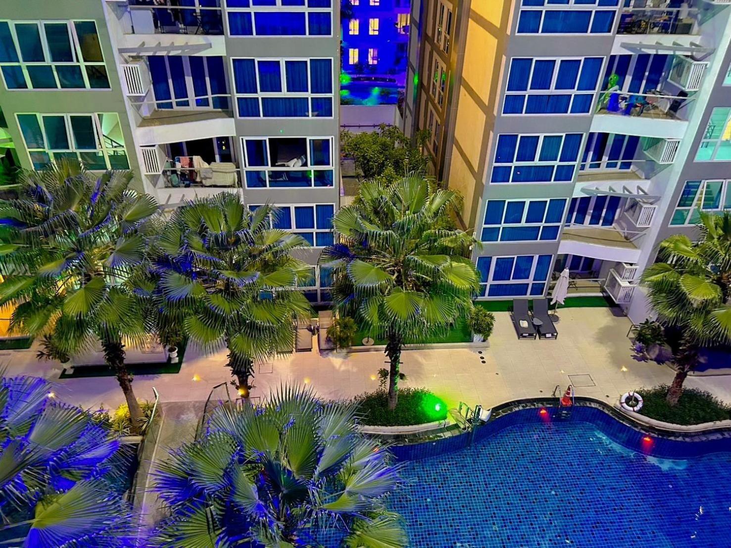 Grand Avenue Residence Condominium Pattaya Buitenkant foto