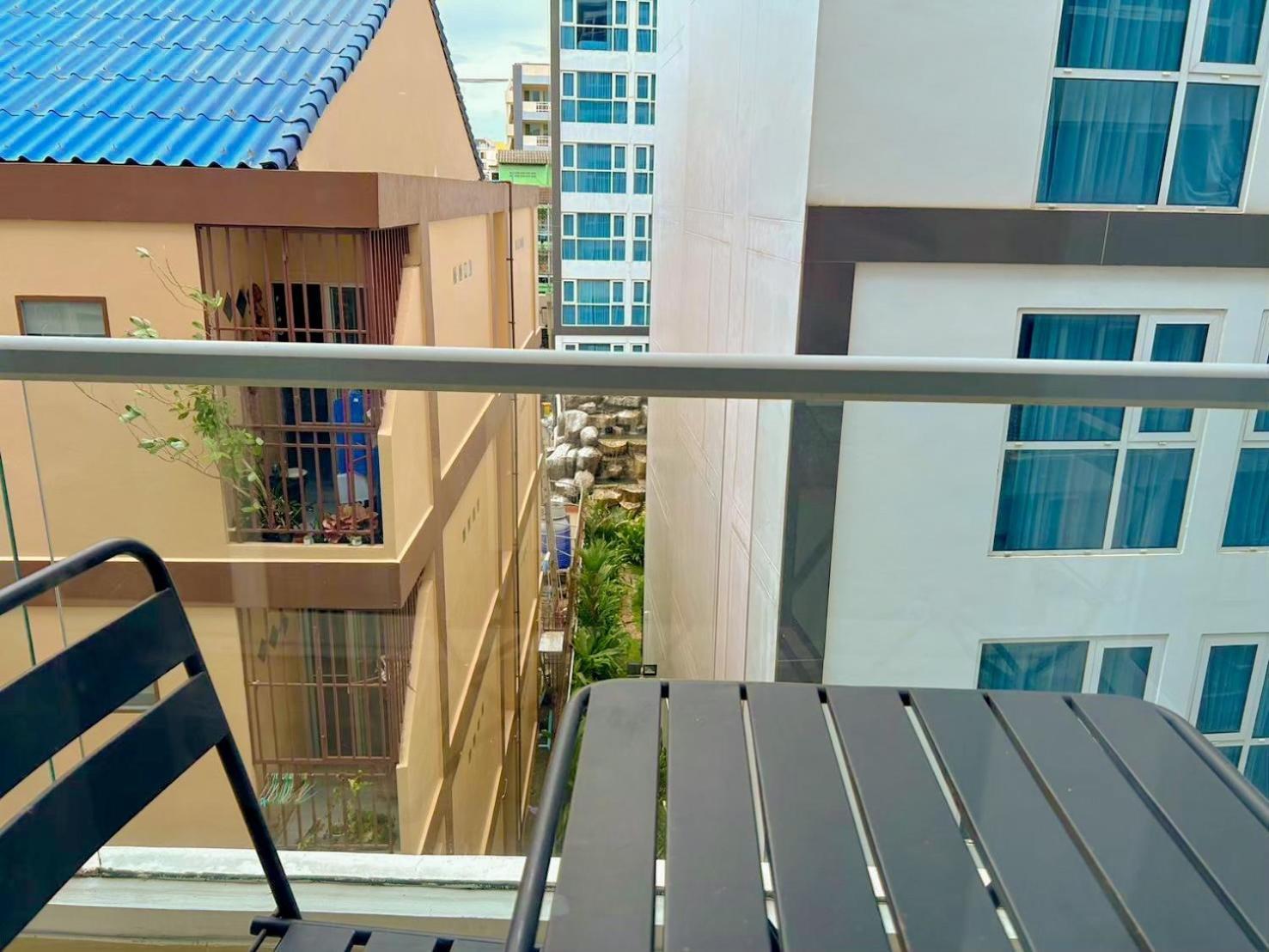 Grand Avenue Residence Condominium Pattaya Buitenkant foto